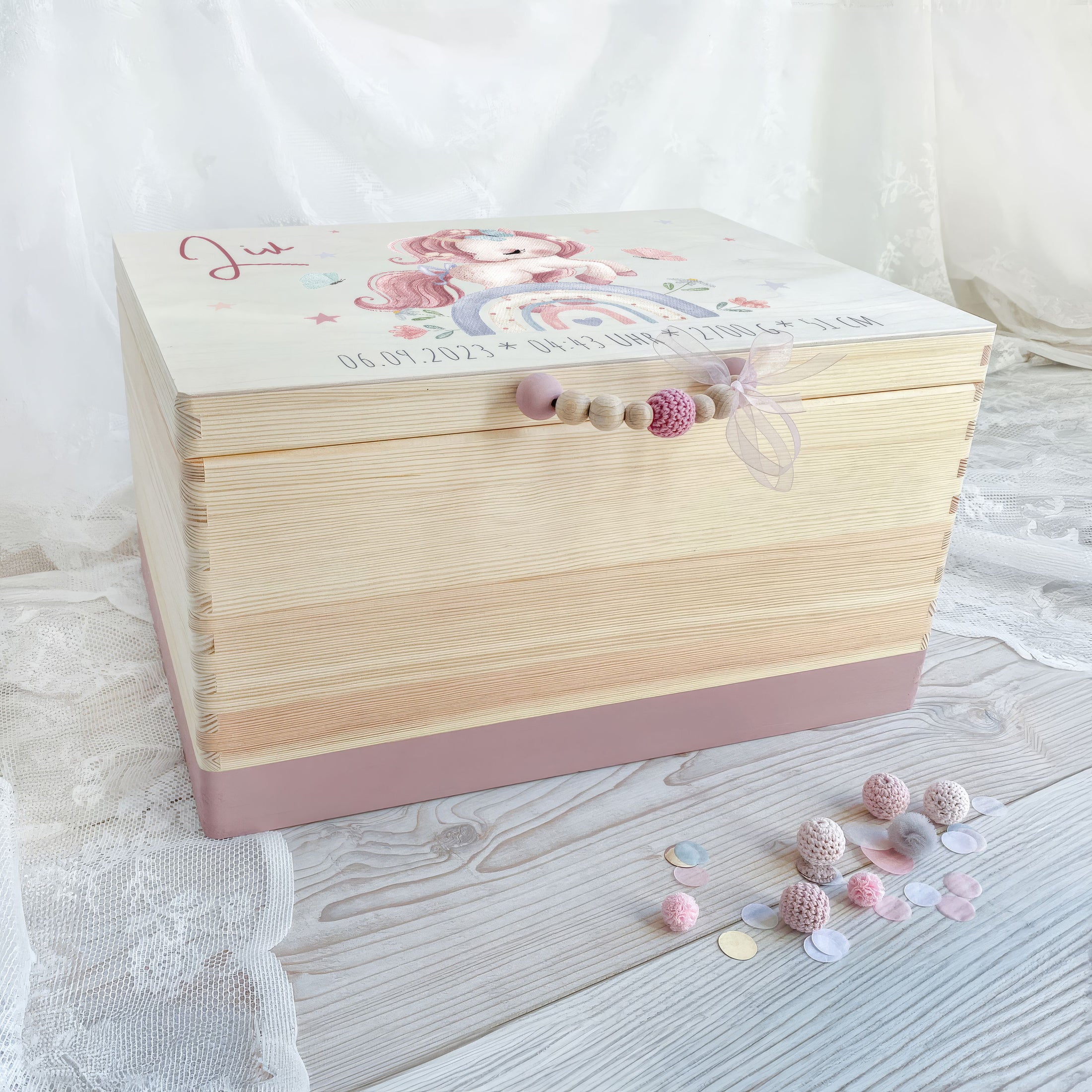 Erinnerungskiste Einhorn auf Regenbogen