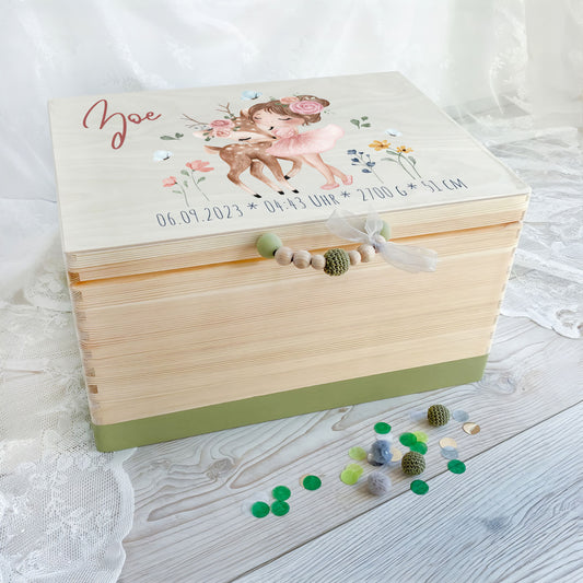 Erinnerungskiste Mädchen mit Reh